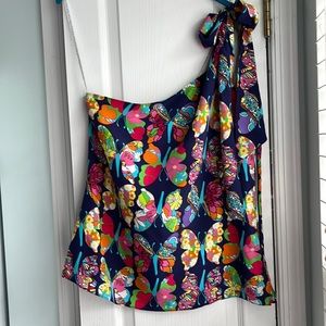 Lilly Pulitzer silk top. Size 8. Beautiful print.